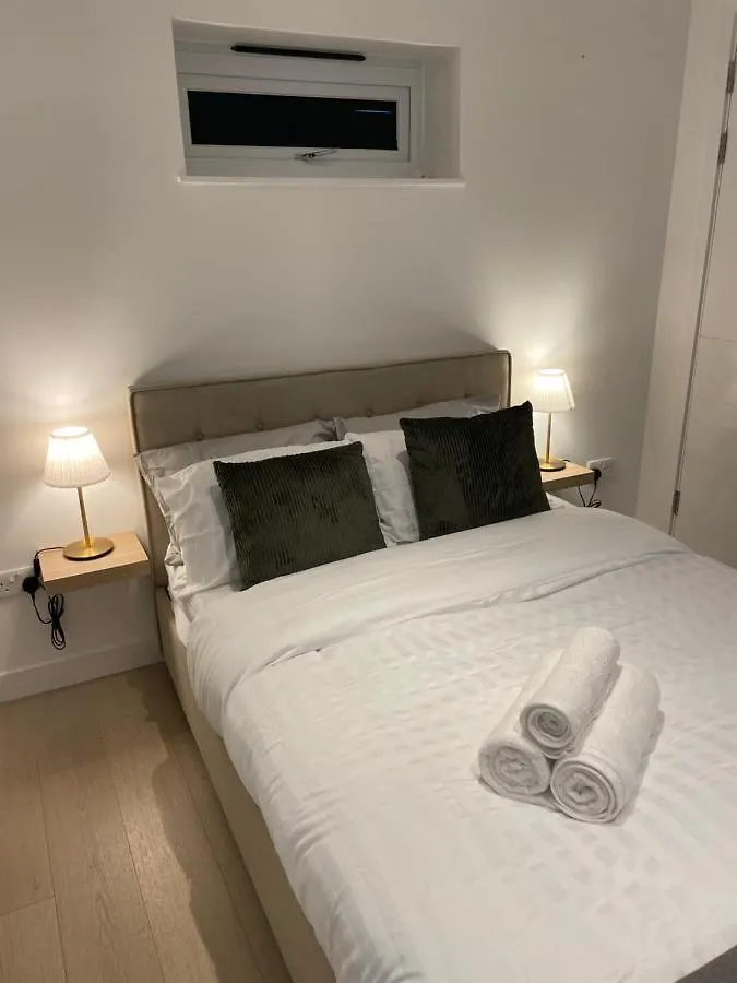 Studio House Apartment Dagenham