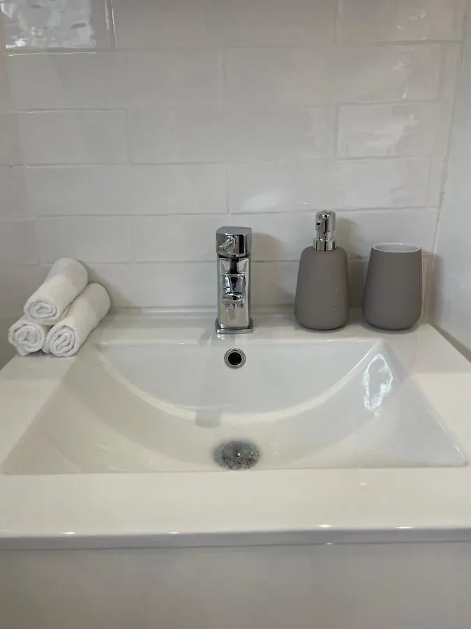 Studio House Apartment Dagenham