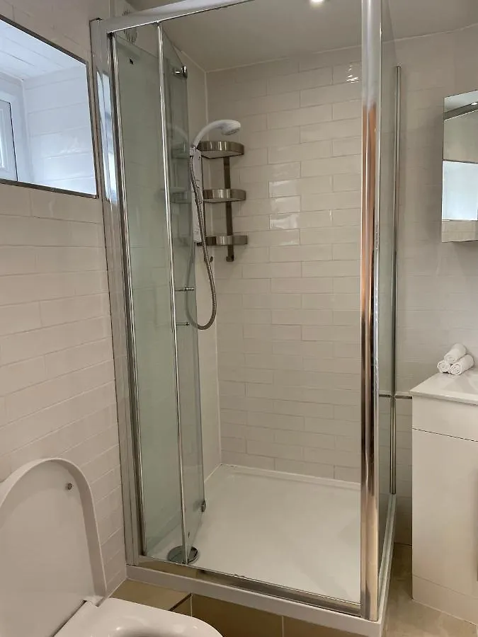 Studio House Apartment Dagenham